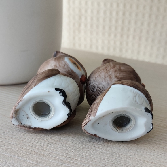 Vintage1960's- 1970's Salt and Pepper Cute Brown Owl Ceramic Shakers - Picture 6 of 10